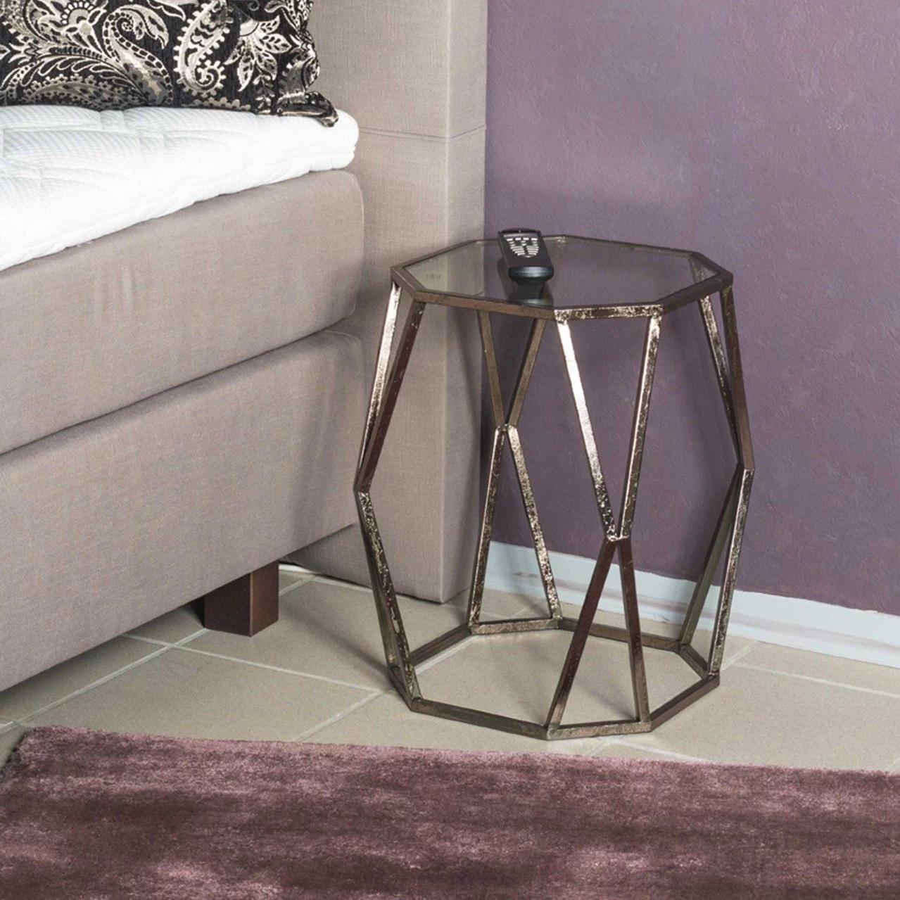 Table D'appoint Vardy 37x37cm - Bronze 1 Table D'appoint Vardy 37x37cm - Bronze