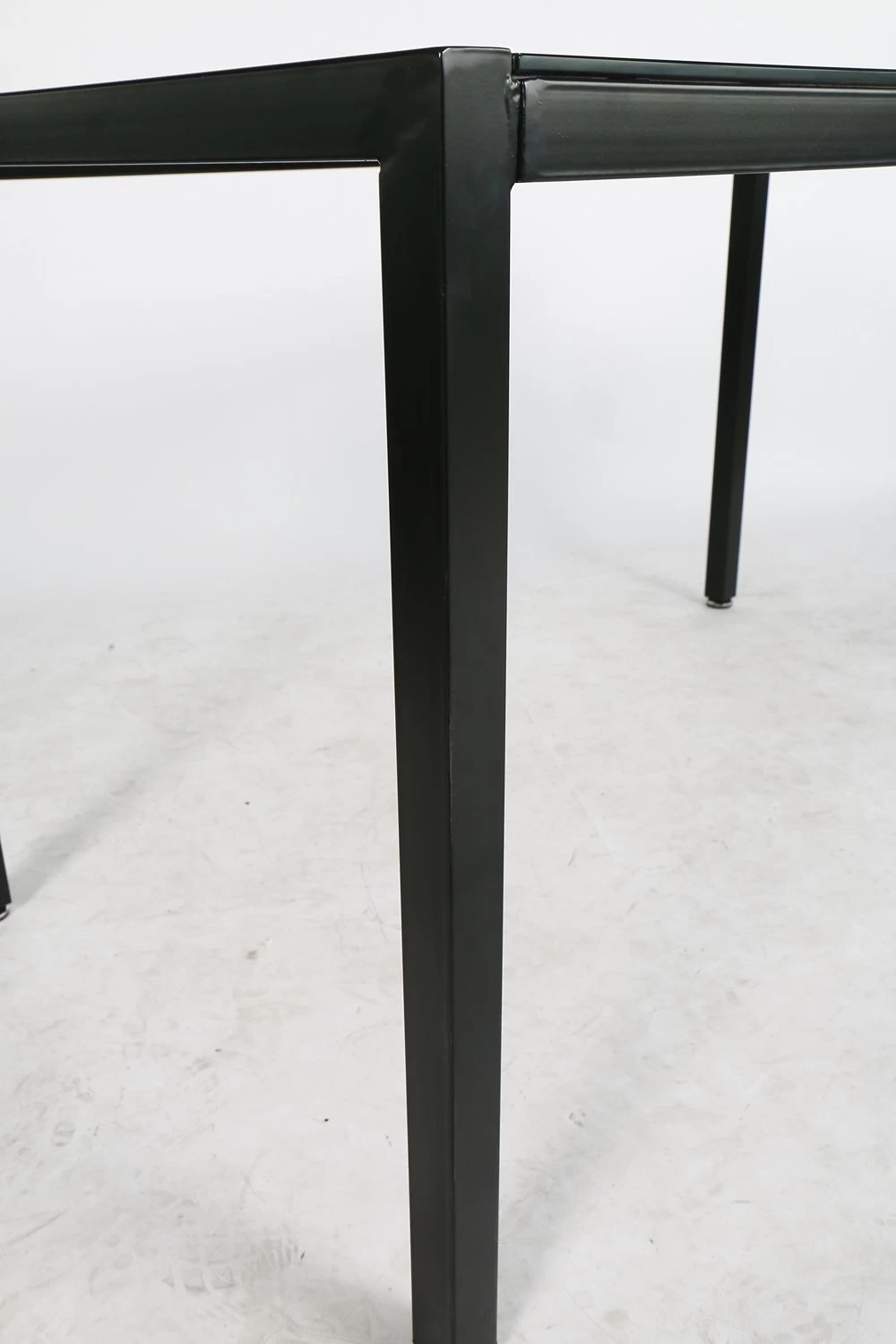 Table à Manger Lomi 133cm - Noir 4 Table à Manger Lomi 133cm - Noir – Image 4